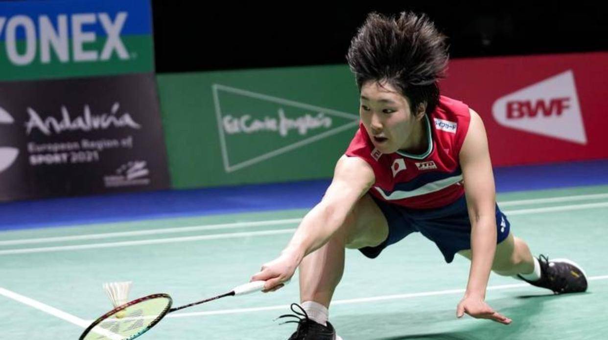 球场绿色怪 球场绿色怪